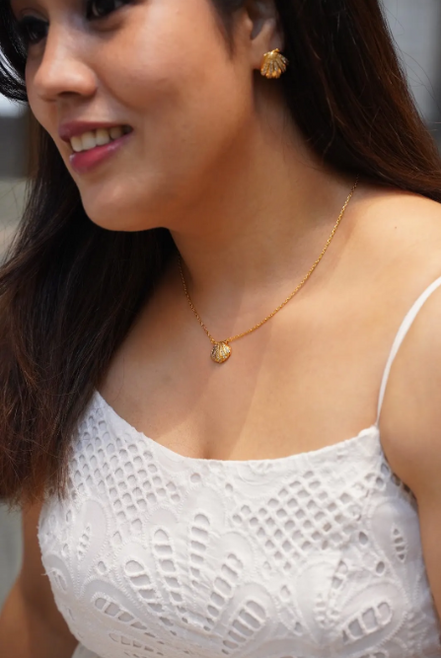 Golden Shell Necklace